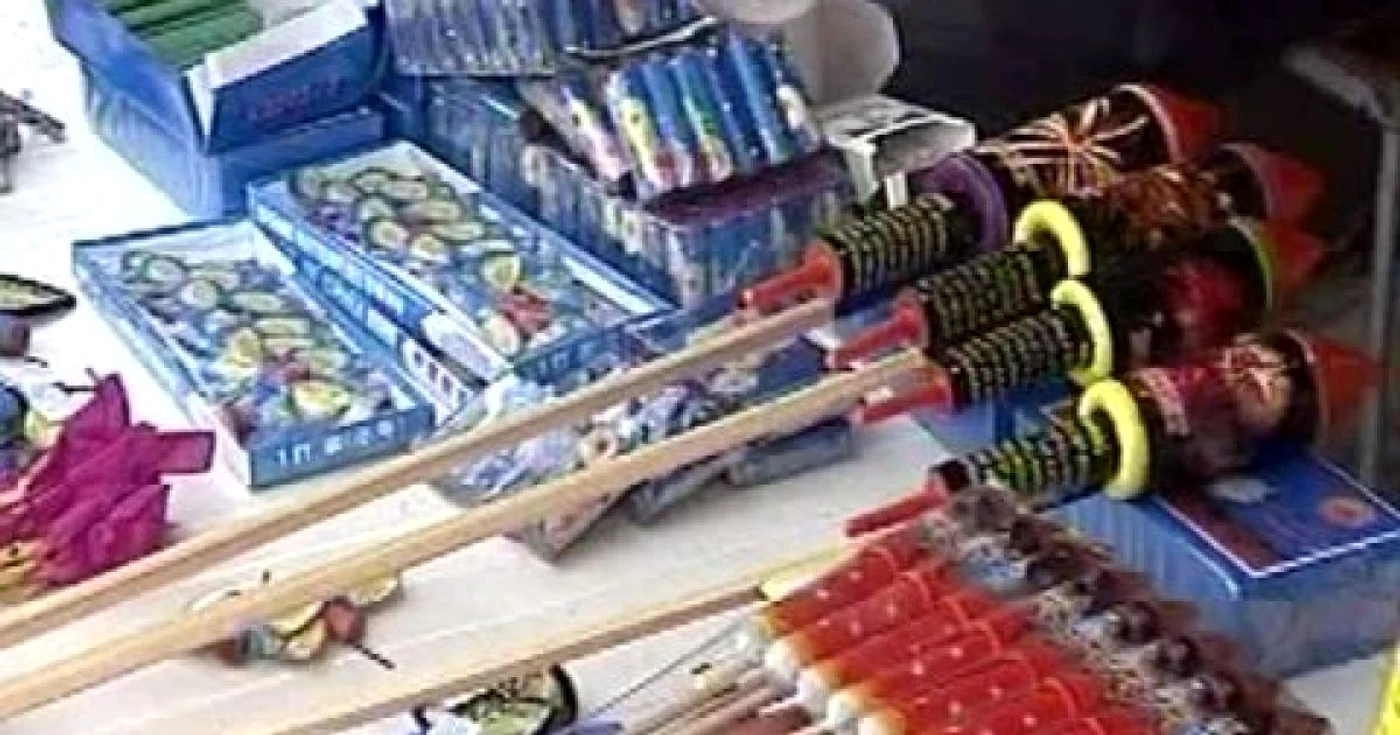 Comercializarea ilegală a petardelor se pedepsește cu dosar penal