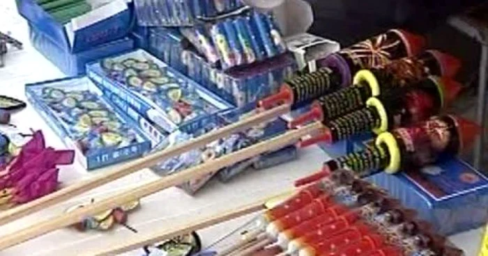 Comercializarea ilegală a petardelor se pedepsește cu dosar penal