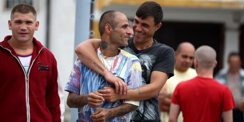 Puşcăriaşii sunt fericiţi că au parte de sex cu femei după gratii
