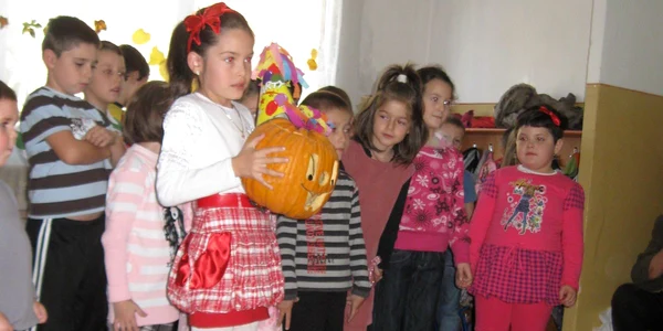 Micuţii d ela PN 11 au prezenat un scurt program artistic 
