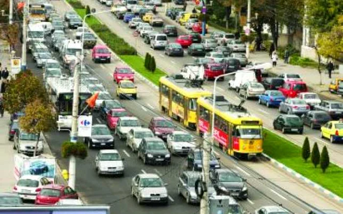 Craiova: GALERIE FOTO: Trafic paralizat de „Zilele Craiovei“