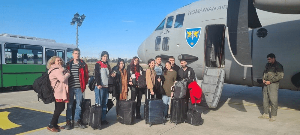 Încă 10 români se întorc acasă din Turcia cu ajutorul unei aeronave a MApN