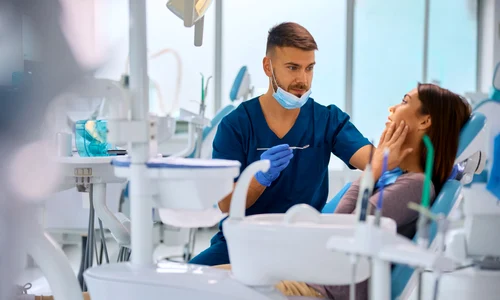 Dentist - cabinet stomatologic FOTO Shutterstock