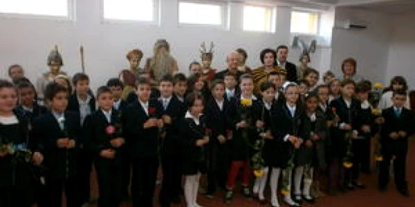 Campania “România, citeşte!”