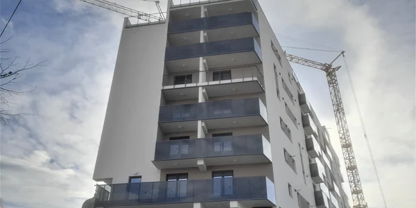 bloc în construcții Suceava jpg