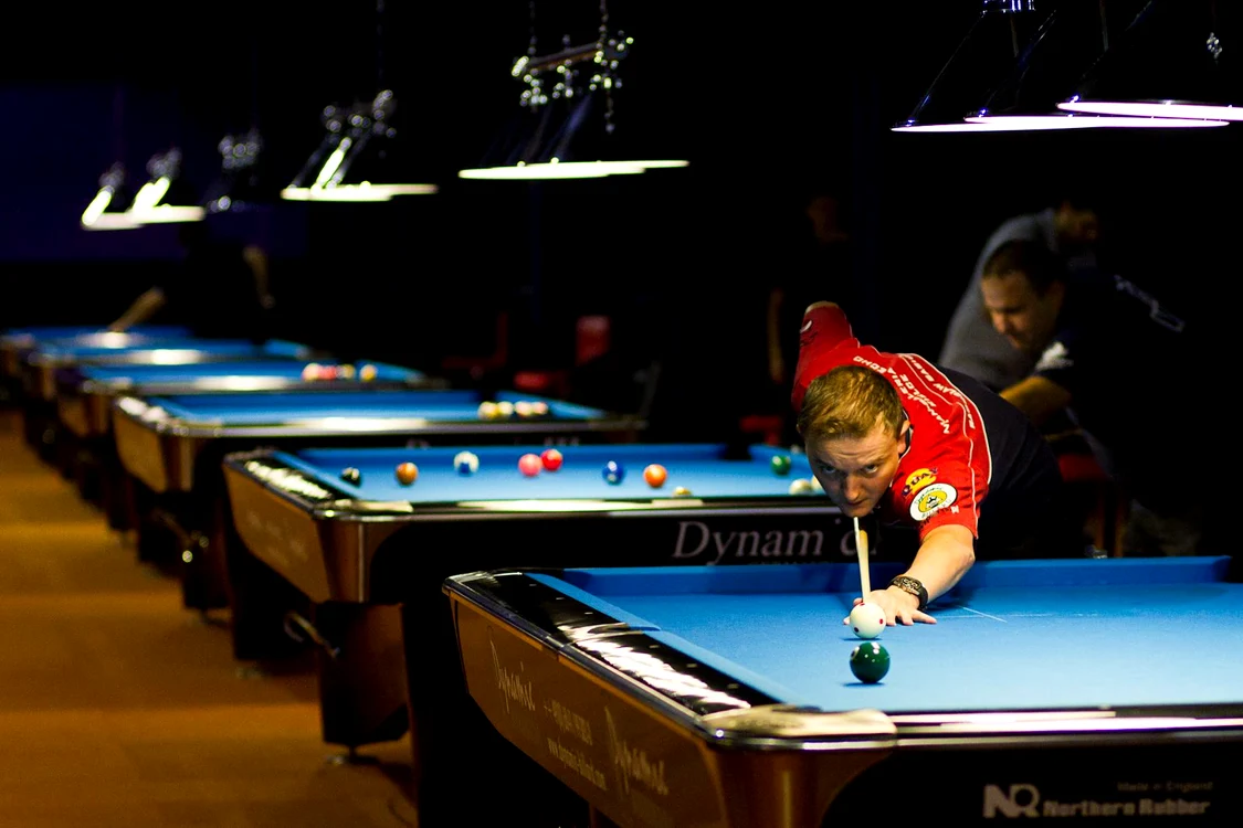 Clubul „Tac Biliard” are 25 de mese de biliard și 6 de snooker