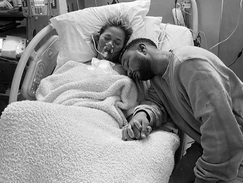 2 chrissy teigen si john legend jpg jpeg