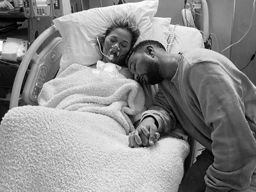 2 chrissy teigen si john legend jpg jpeg