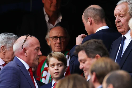 Prinții William și George la meci  Foto Getty