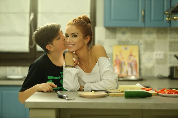 Geanina face tot felul de bunătăți pentru fiul ei, Patrick (13 ani)