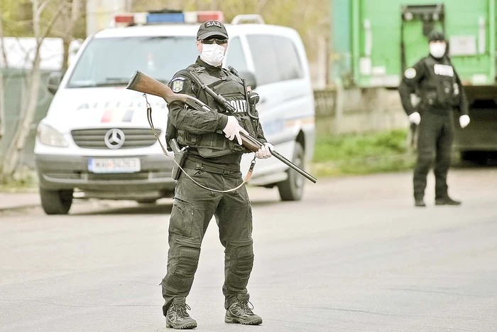 Românii au trăit două luni în stare de urgență ca urmare a pandemiei Covid-19. Foto: Arhivă