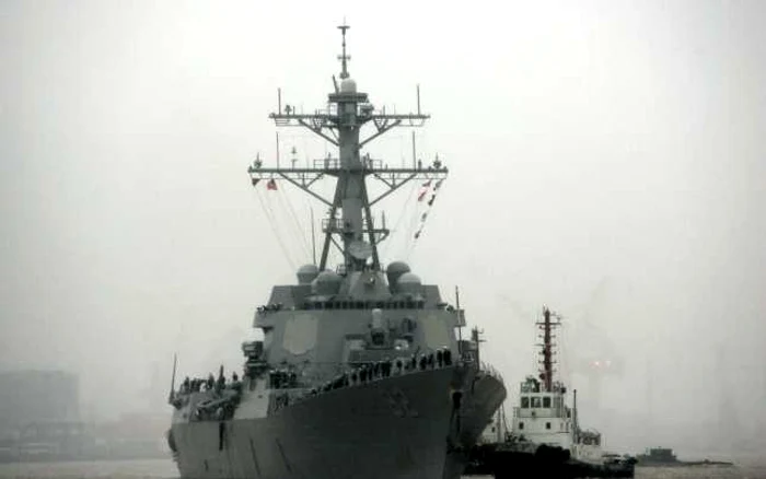 Distrugătorul lansator de rachete USS Lassen FOTO AP