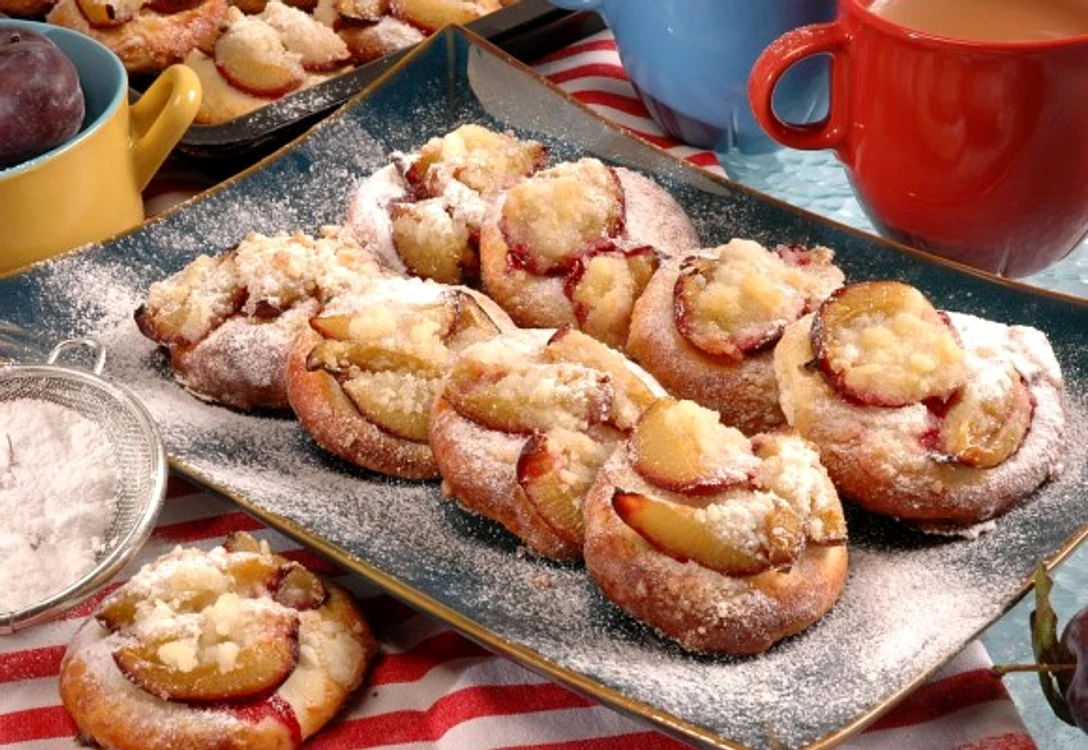 
    Cei care adora gogosile, dar care nu pot manca prajeli, pot gusta gogosile cu prune la cuptorclickpoftabuna.ro  