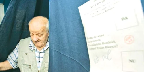 Pe 19 mai 2007, la referendum  s-au prezentat 44,45% din  alegători. 74,48% au votat împotriva demiterii lui Traian Băsescu  