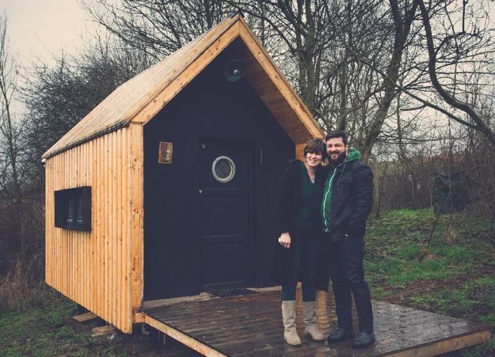 
    Ştefan şi Gabriela Lazăr. Şi căsuţa de povesteFoto: Arhivă personală  