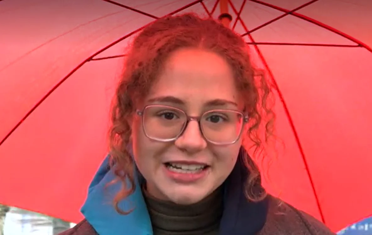 Tinerei i-a plăcut foarte mult limba română / foto: captura stirileprotv