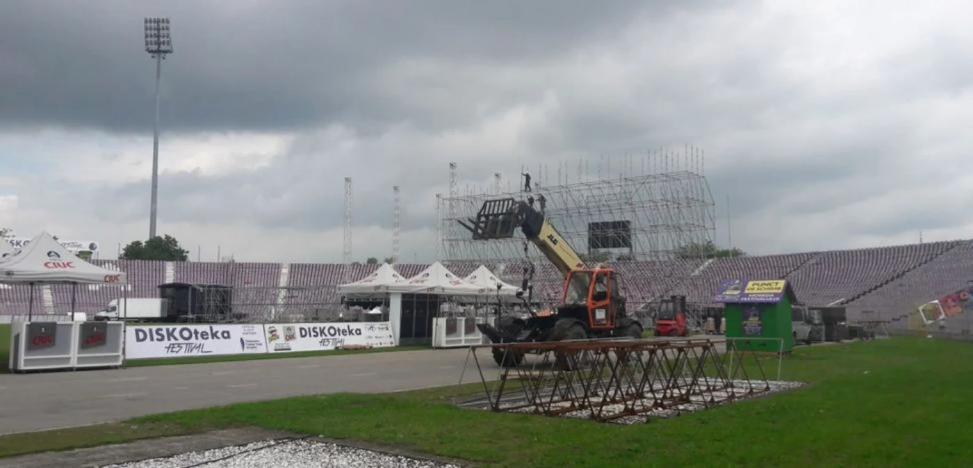 Pregătire stadion Diskioteka FOTO Both