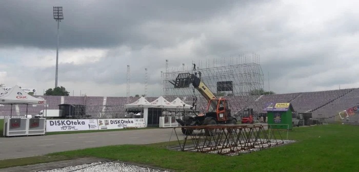 Pregătire stadion Diskioteka FOTO Both