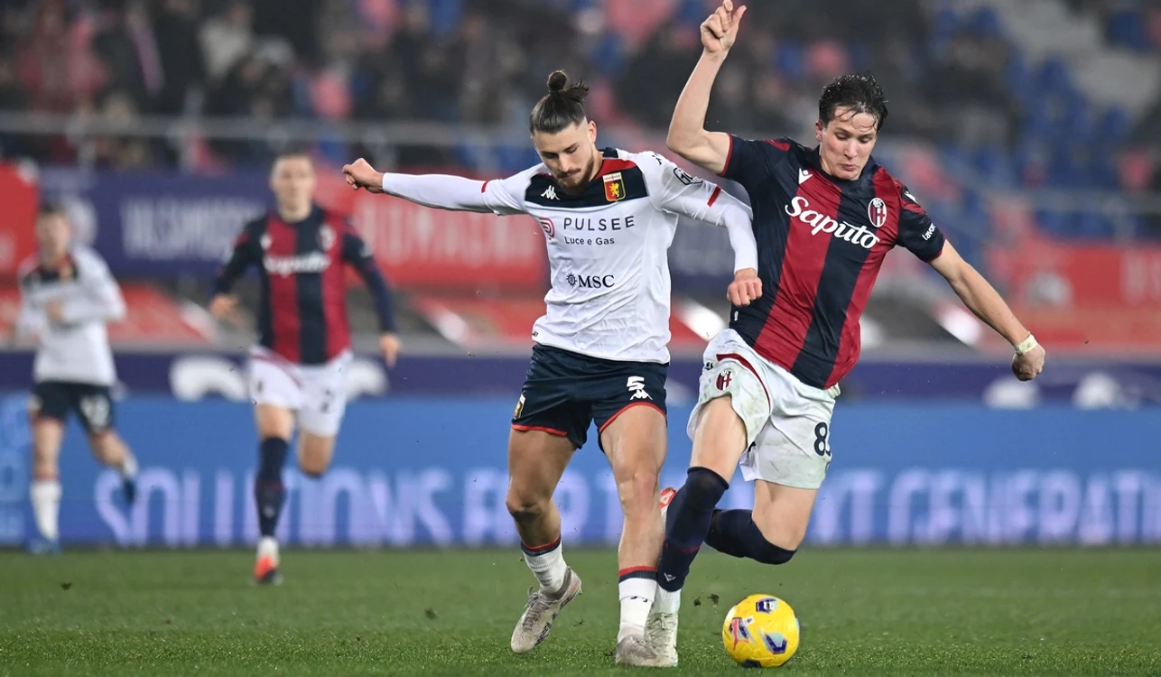 Radu Drăgușin (stânga), lider în istoria transferurilor de jucători români (FOTO: Getty Images)