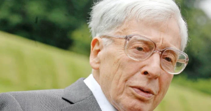 Robert Edwards este premiat la 32 de ani de la reuşită