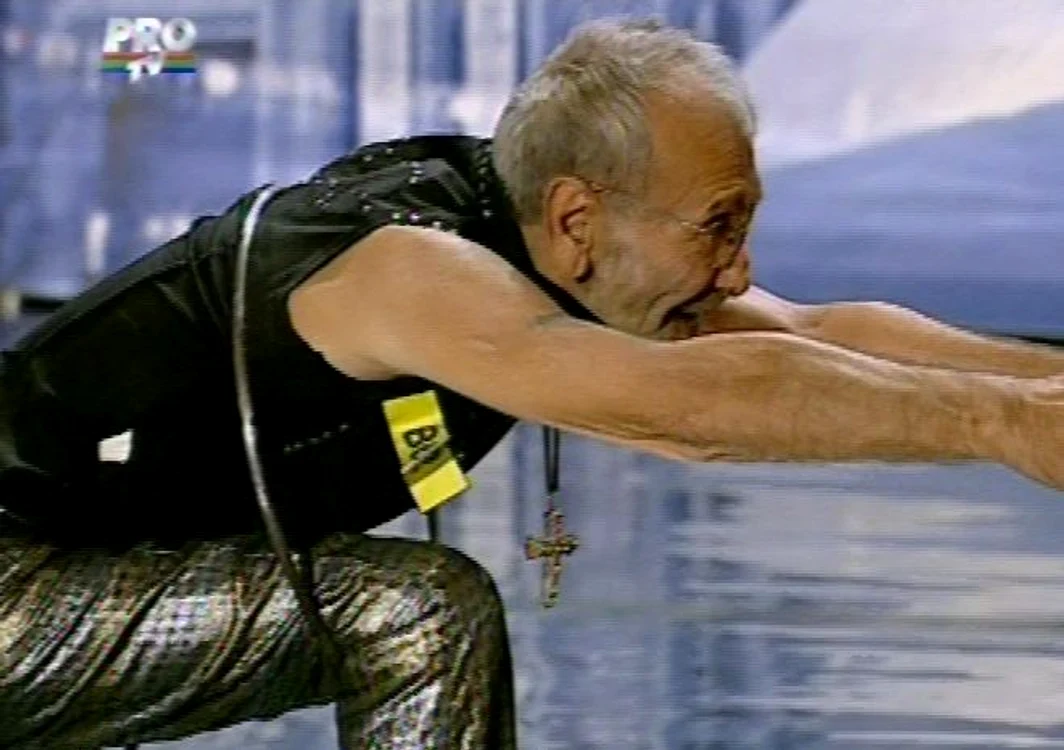 Contorsionist la 82 de ani (Foto: captură video Pro TV)