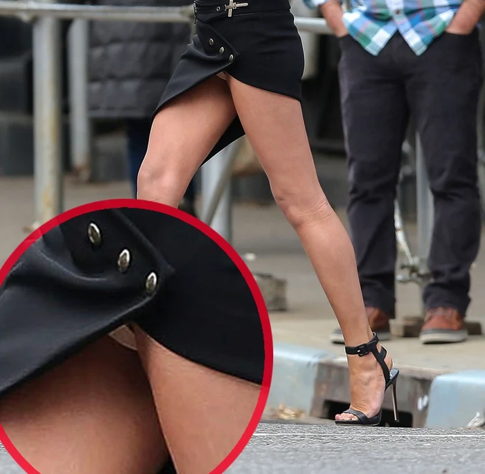 Chrissy Teigen surprinsă pe picior greşit, la propriuFoto: Hepta