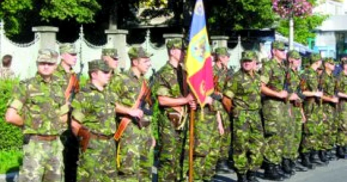 Salarii mai mici pentru generali şi chestori. Venituri majorate pentru prim-adjuncţii SRI şi SIE