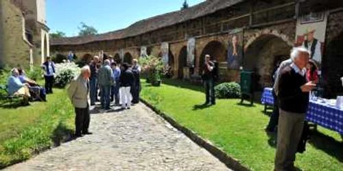 Sute de turişti sunt aşteptaţi în spaţiile Bisericii din Cisnădie