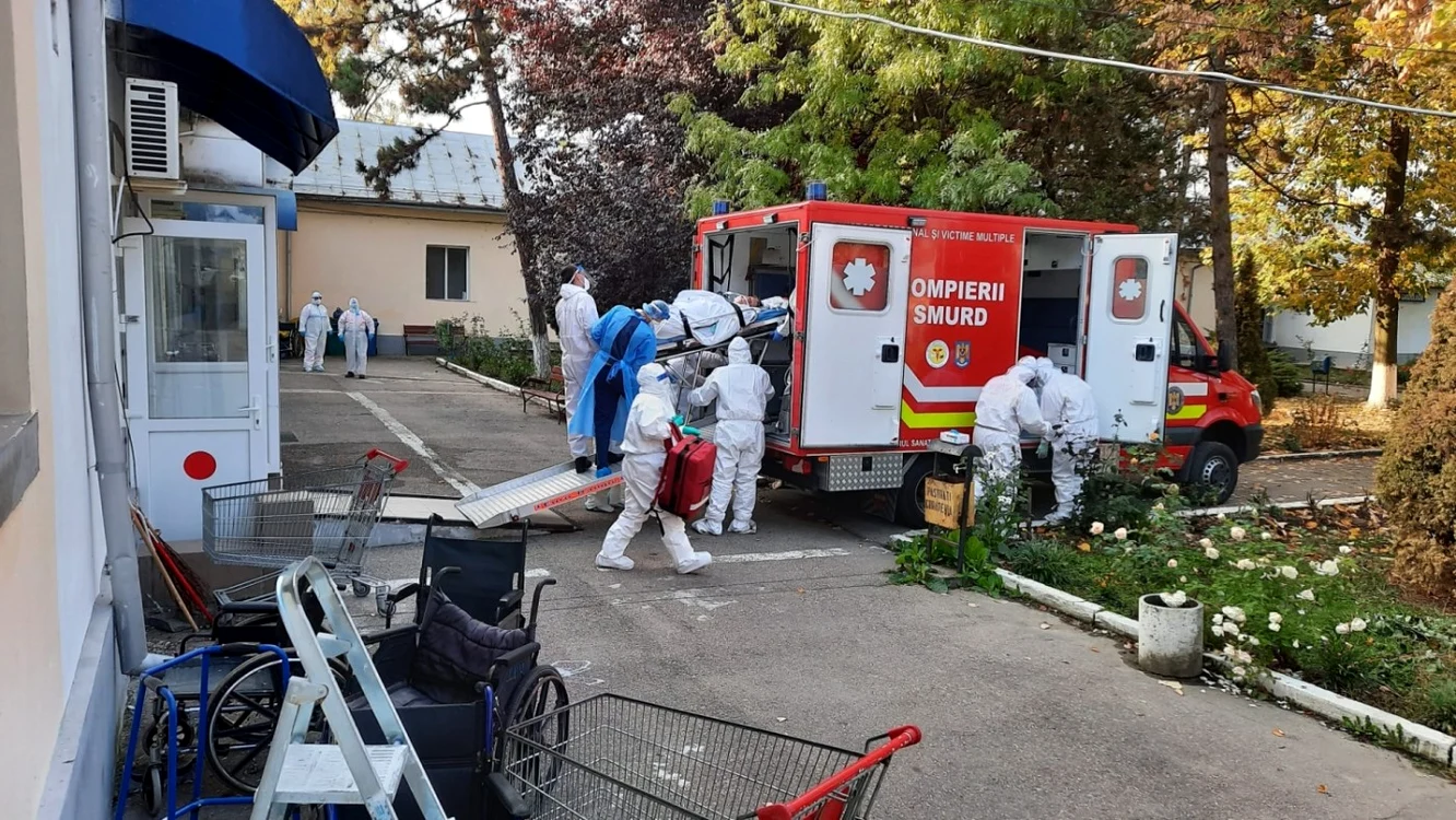 23 de pacienţi au fost transferaţi la alte spitale după ce au rămas fără oxigen