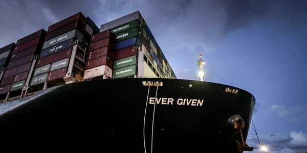 Nava Ever Given care a fost blocată în Canalul Suez a ajuns la destinaţie în portul Rotterdam FOTO EPA-EFE
