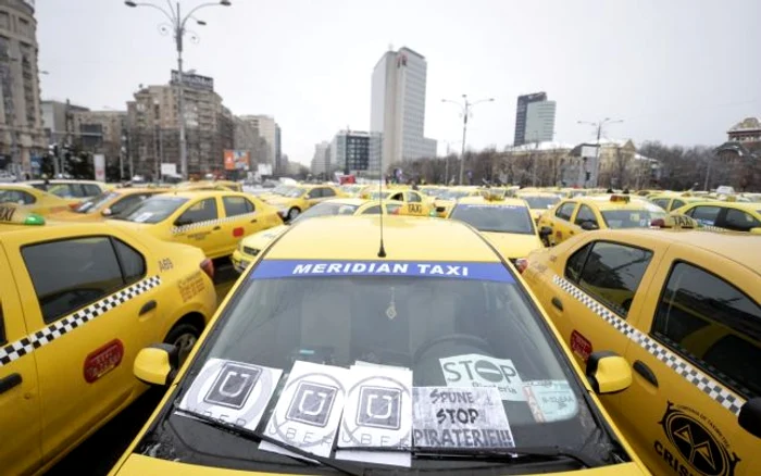 Mitingul taximetriştilor va bloca circulaţia până la ora 18.00 FOTOMediafax