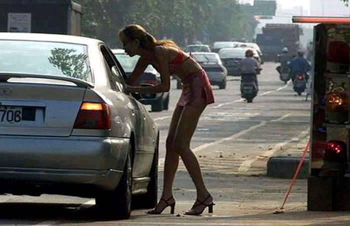 Prostituată târgovişteancă suprinsă în timpul acţiunii de poliţişti Foto: Adevarul arhiva