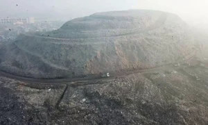 munte gunoi delhi jpg