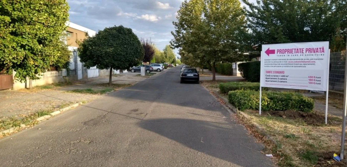 Panoul cu tarifele de trecere de pe strada Diogene FOTO Aradon.ro