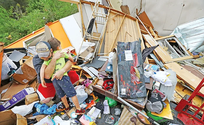 Un milion de oameni  au rămas pe drumuri, fără provizii
