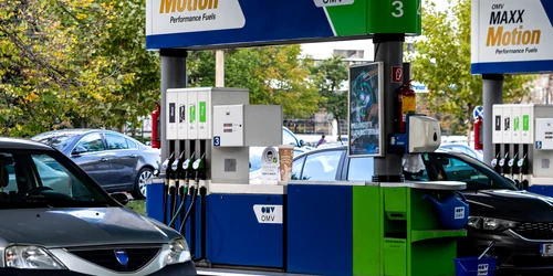 Benzinărie în București - motorina - benzina - pompa FOTO Shutterstock