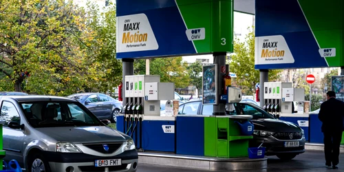 Benzinărie în București - motorina - benzina - pompa FOTO Shutterstock