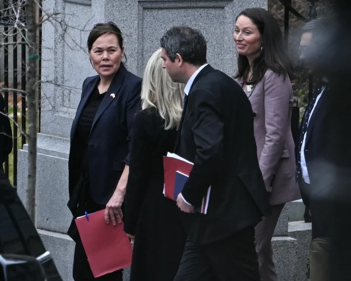 Delegația daneză părăsește Casa Albă / FOTO: Getty Images