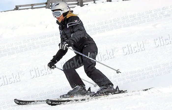 Simona Gherghe (foto: Mihai Stetcu/Antena 1. Vestimentaţia: Maria Lucia Hohan şi Manoush)