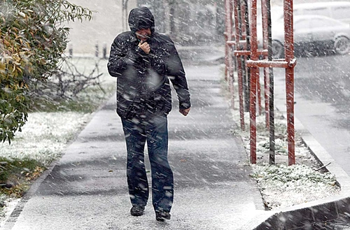 Ninsori și ploi torențiale în România