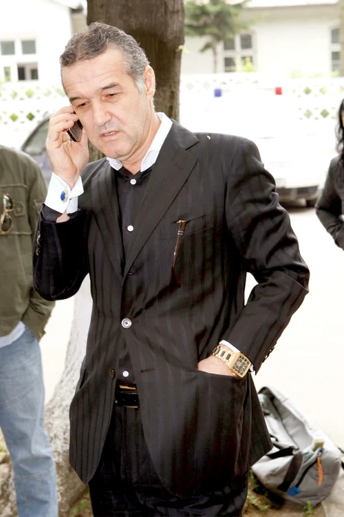 Gigi Becali vrea  iar jucători de la  adversari