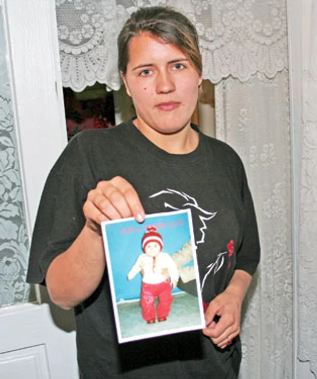 
    Matusa fetiţei moarte  