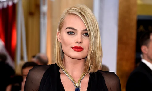 margot robbie colier jpeg