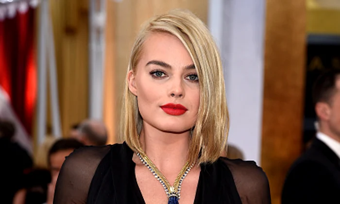 margot robbie colier jpeg