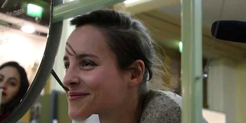 robot pentru machiaj