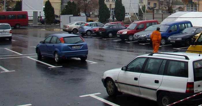 Primăria a scos 1,6 milioane de lei din concesionarea parcărilor