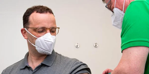 Ministrul Spahn a acceptat vaccinarea cu AstraZeneca pentru a oferi un exemplu populaţiei