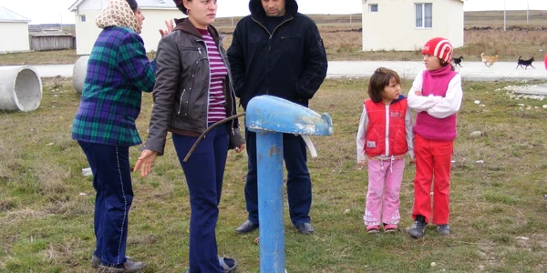 Locatarii vor lua apă de la cişmelele stradale