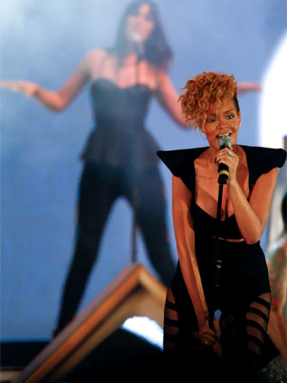 
    Rihanna a făcut show la Abu Dhabi în ajunul anului nou (Foto: ITP)  