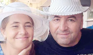 6 7 vedete baza5  2col adrina feetecau si fiica  jpeg